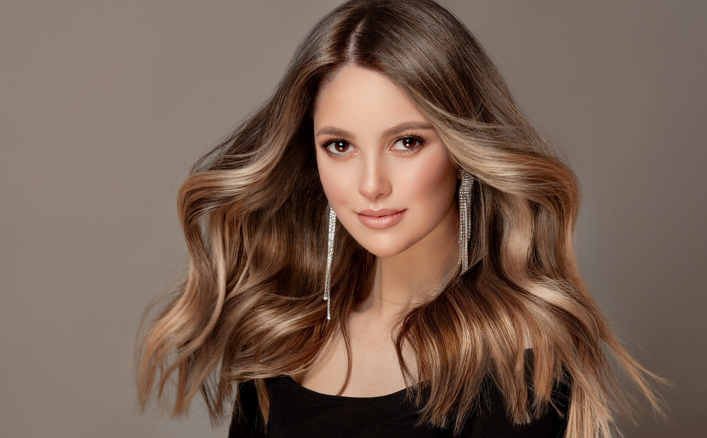 Clip-In 22" Straight Hairs - Leyvaru Hair Extensions
