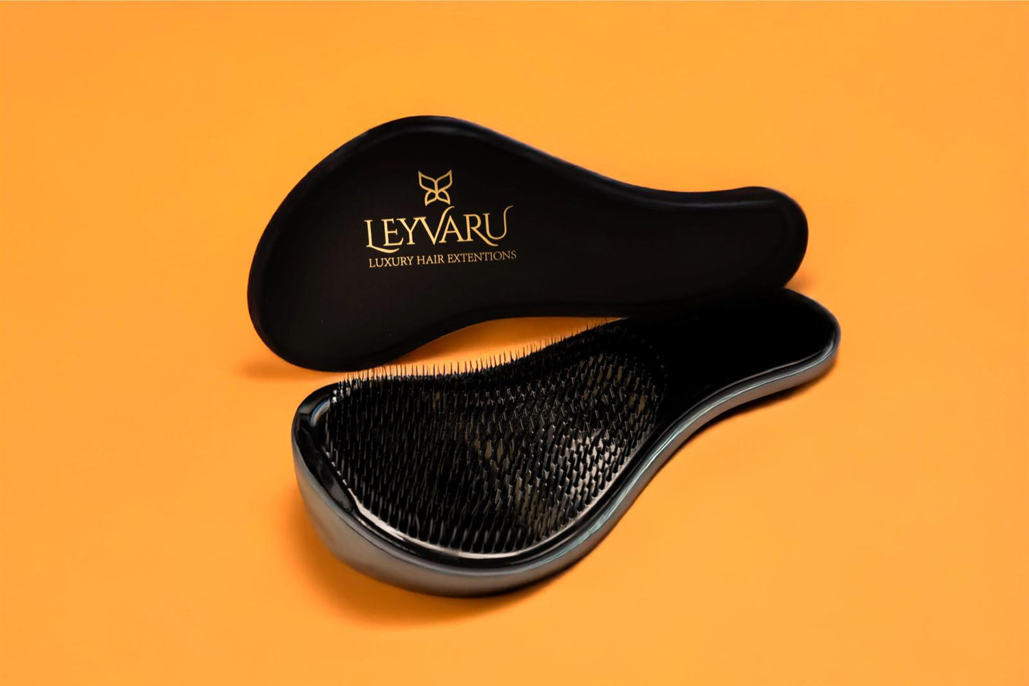 The Leyvaru Detangling Hairbrush - Leyvaru Hair Extensions